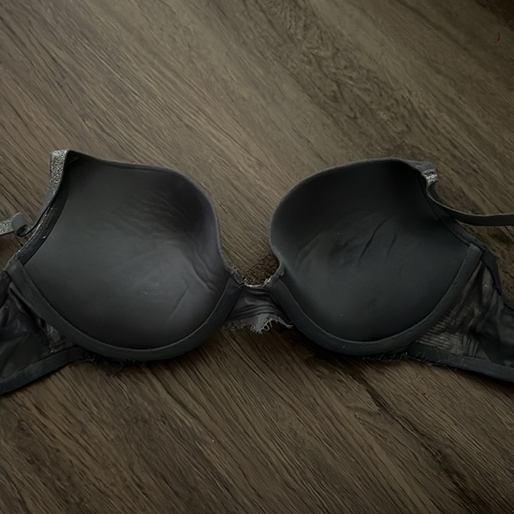 Brand new Victoria Secret bra - Picture 2 of 9